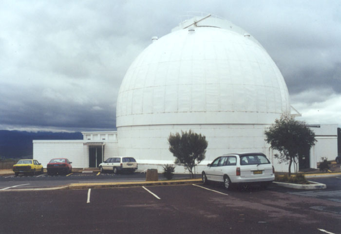74" 망원경 돔의 모습